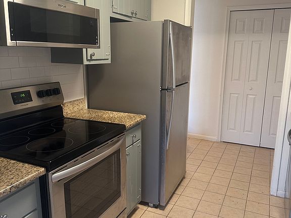 3rd image of 19618 Fleetwood Dr #18