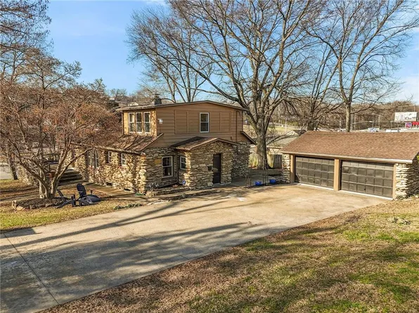 820 E 85th St, Kansas City, MO 64131