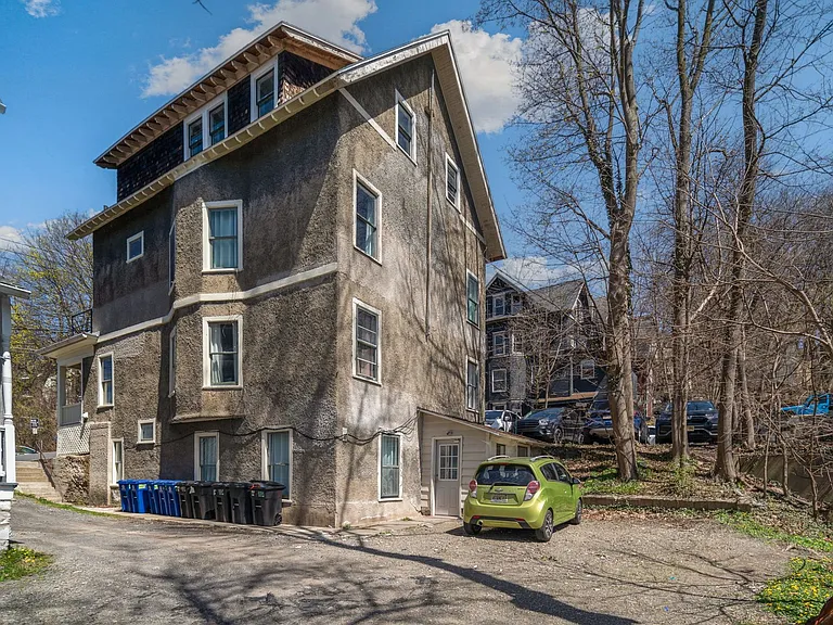 109 Williams St — Photo 50