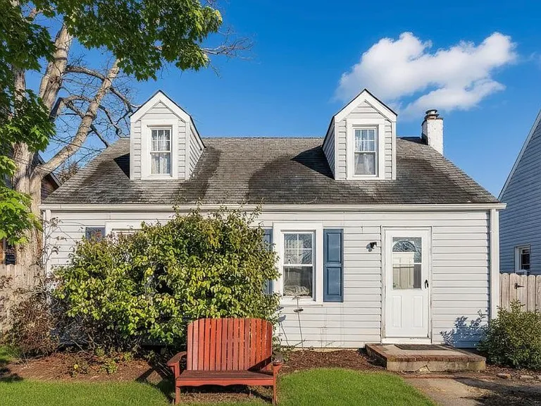 523 Martin Rd — Photo 1