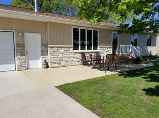 250 Country Club Dr, Garner, IA 50438