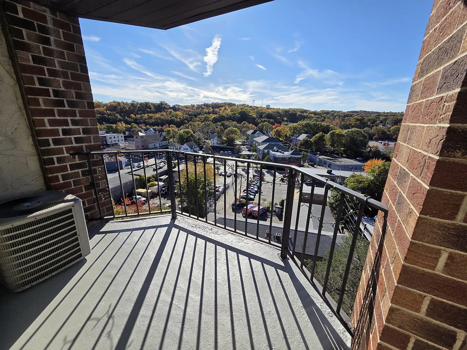 2 bed, 900 sqft, $2,500 — Photo 4