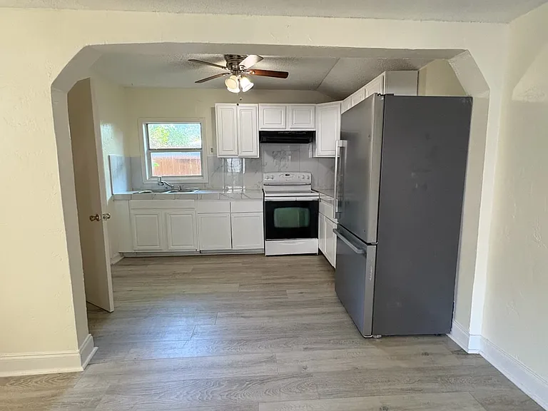 3910 Shelley Blvd — Photo 2