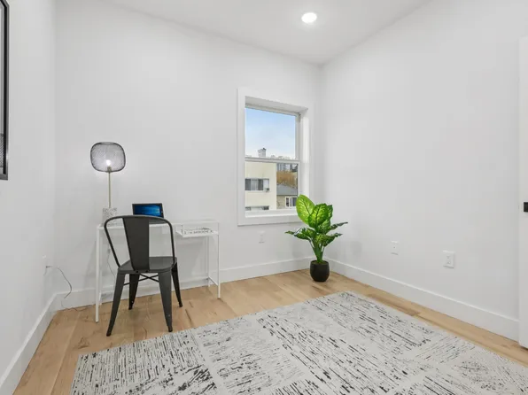 78 Beacon Avenue image 35 of 50