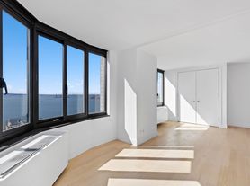200 Rector Pl