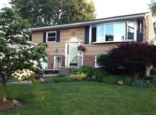 4760 Casimir Cir, Liverpool, NY 13088