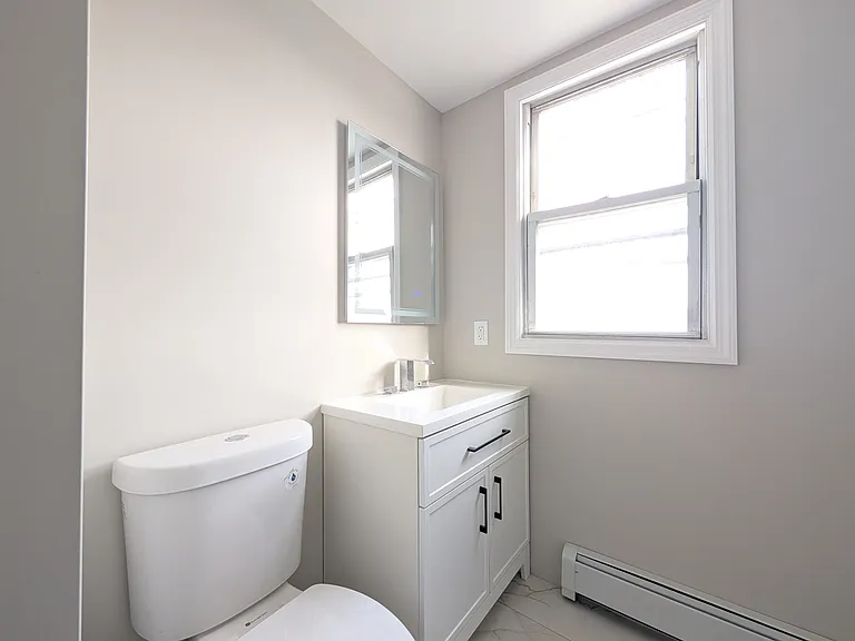 22 Somme St #3 — Photo 11
