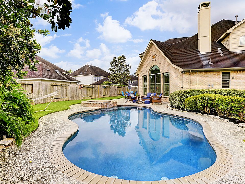 1st image of 3914 Sweet Hollow Ct