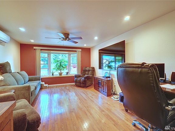 2nd image of 9608 205th Avenue Ct E
