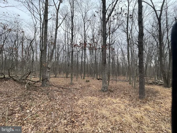 400 Davos Cir, Zion Grove, PA 17985