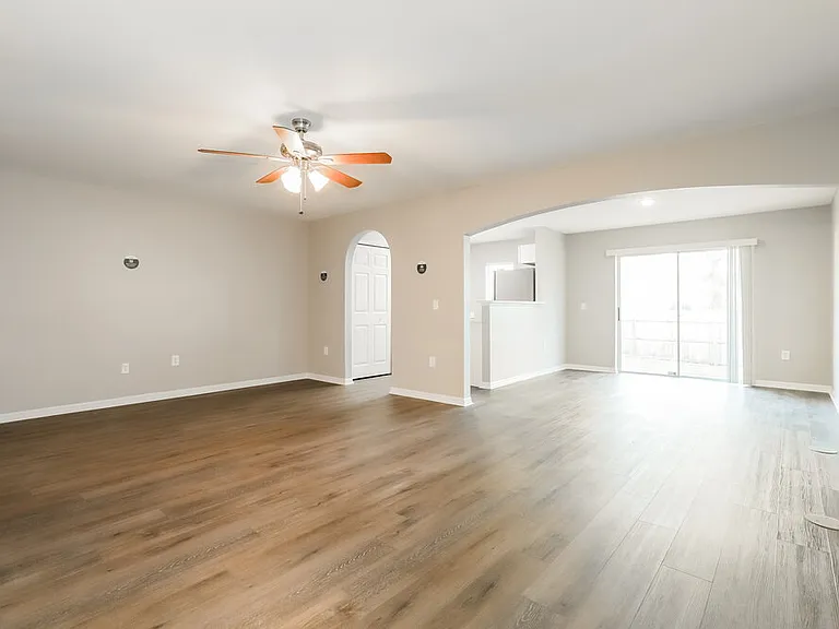 9852 Ashburn Lake Dr — Photo 5