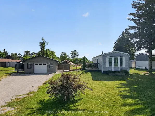 1 Maple Ln, Midland, ON L4R 0B9