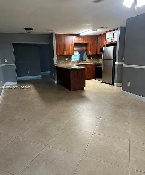 1065 NW 15th St — Photo 2