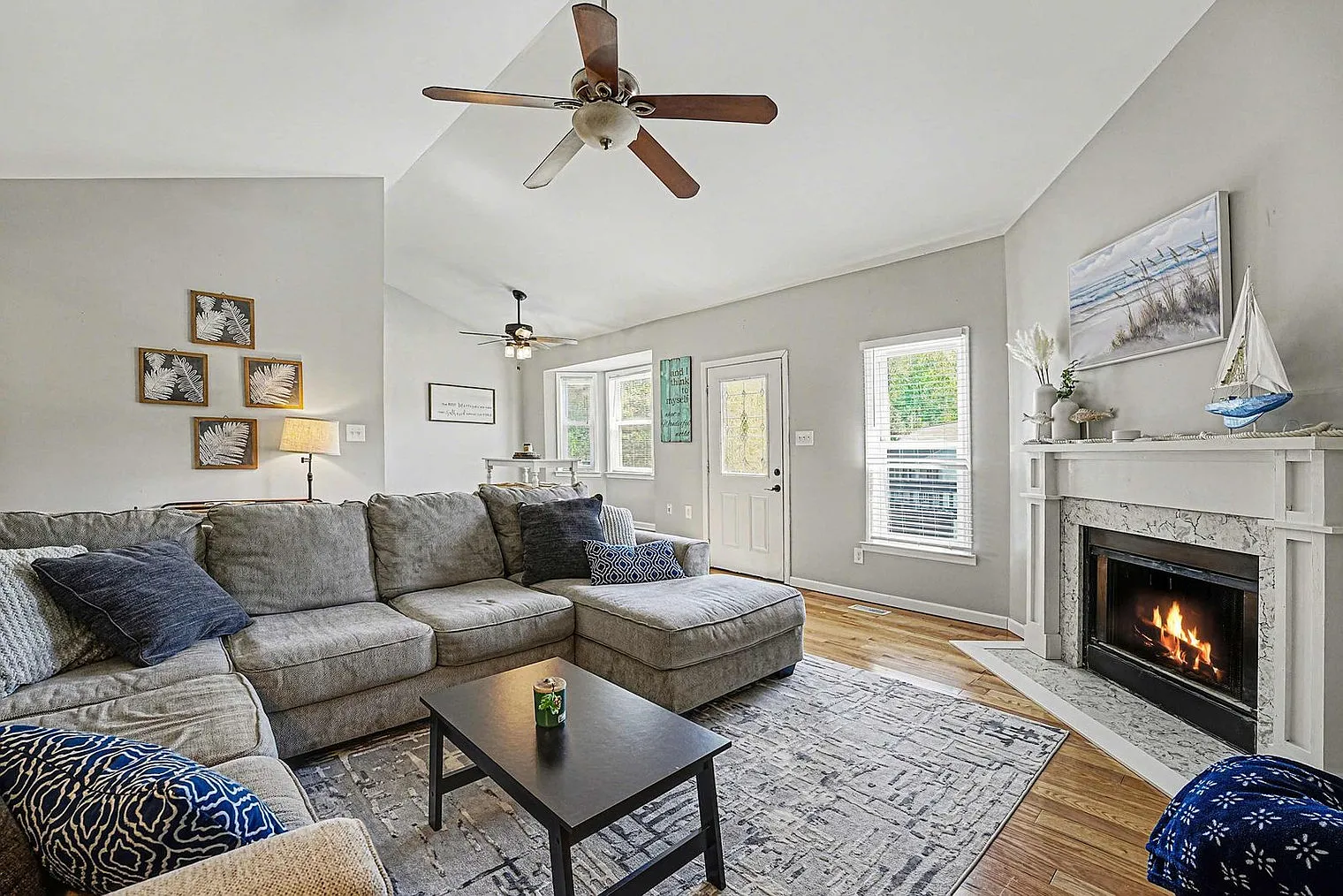 2 bed, 2.0 bath, 1248 sqft, $4,244 — Photo 2