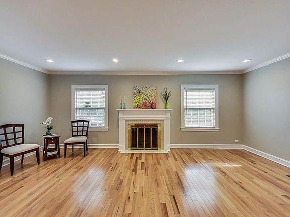 3rd image of 6837 N Tripp Ave