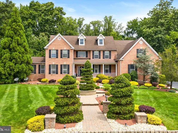 32 Sherwood Ln, Columbus, NJ 08022