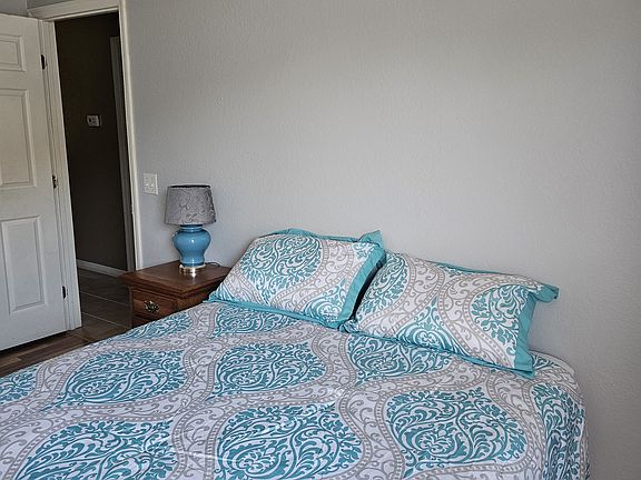 Queen size bed
