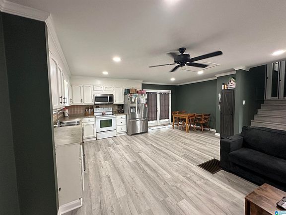 3rd image of 219 Pinehurst Dr