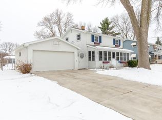 951 Apgar St S, Shakopee, MN 55379