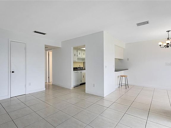 4th image of 4733 Avon Ct #4733