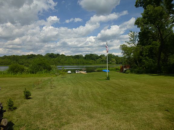 4th image of 330 Sunset Dr
