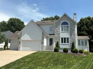 4079 SW Camelot Dr, Lees Summit, MO 64082