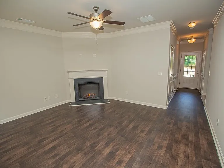 370 Turtle Creek Dr #1 — Photo 3
