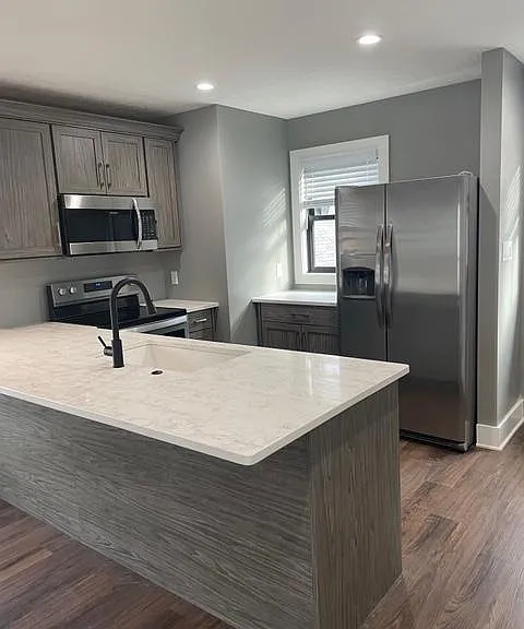 1624 Carrollton Ave — Photo 2
