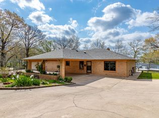 1521 James St, Grove, OK 74344