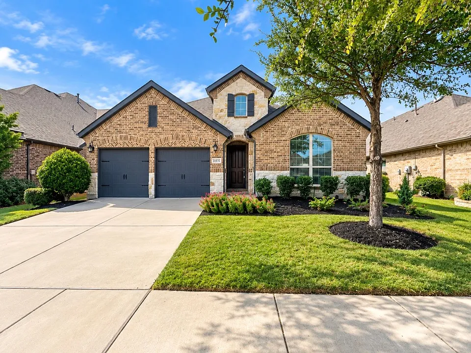 16116 Plum Ct