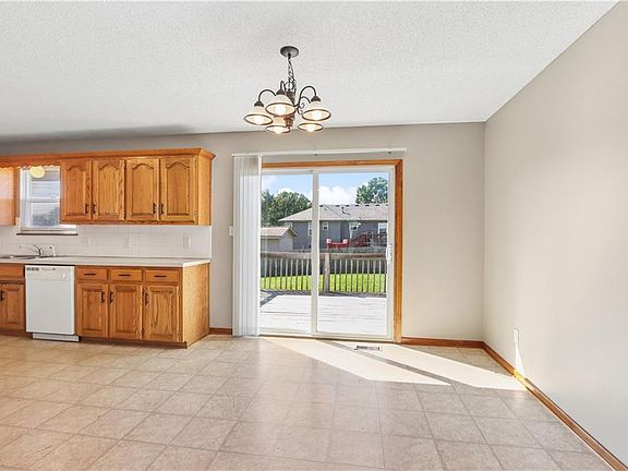 5th image of 2009 Cypress Way