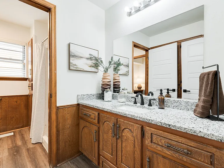 3121 Kent Dr — Photo 42