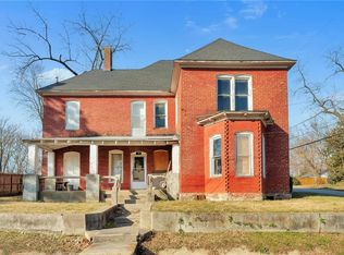 195 N A St, Centerton, AR 72719