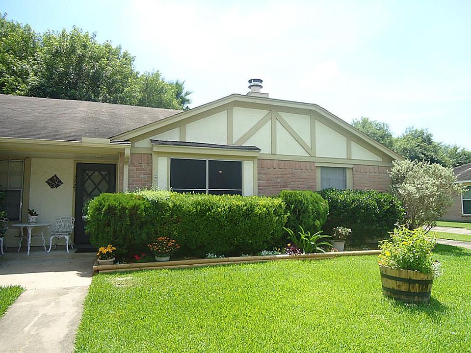 1st image of 3823 Meadow Place Dr