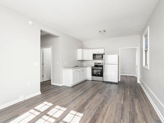 2nd image of 40 Carpenter Ln #C