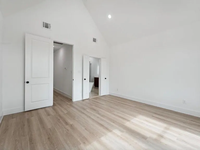 7416 Maxroy St — Photo 17