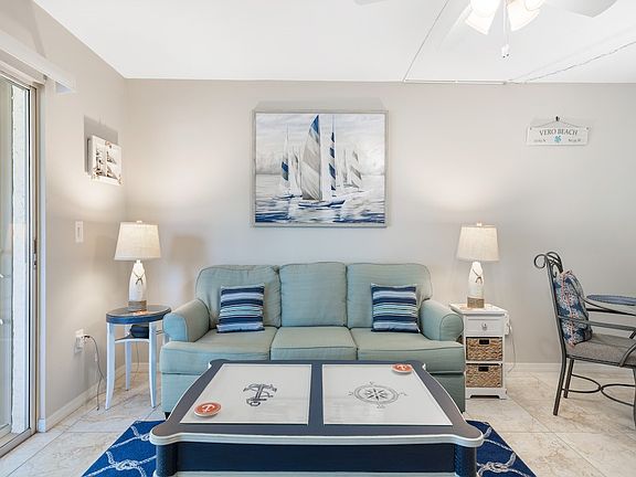 4th image of 835 18th St APT 102