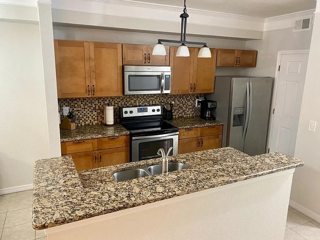 2 bed, 1107 sqft, $1,650 — Photo 3