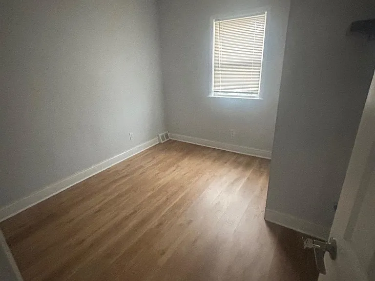 3077 Aramingo Ave — Photo 12