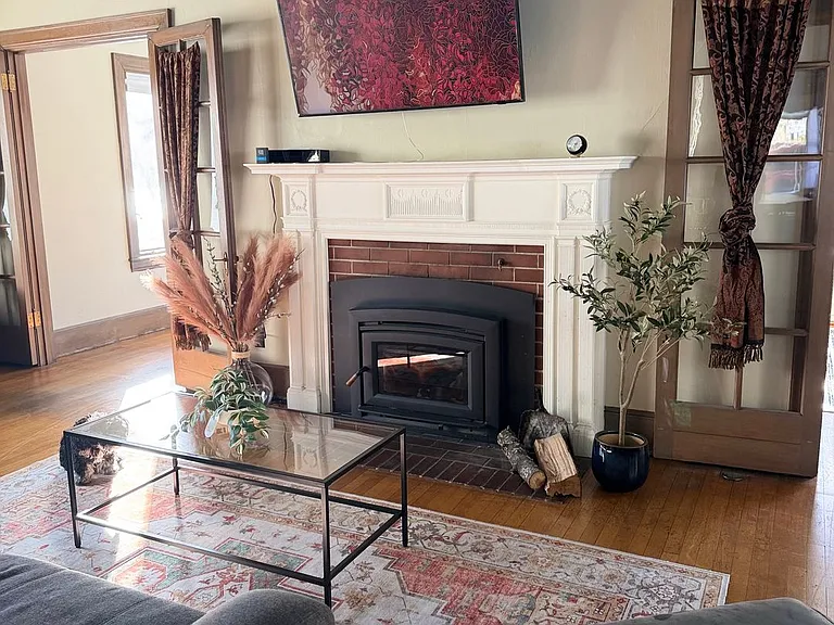 526 Main St — Photo 3