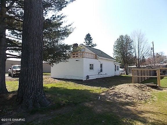 2nd image of 120 N Covell St