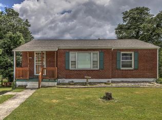 5034 Morwanda St NW, Roanoke, VA 24017