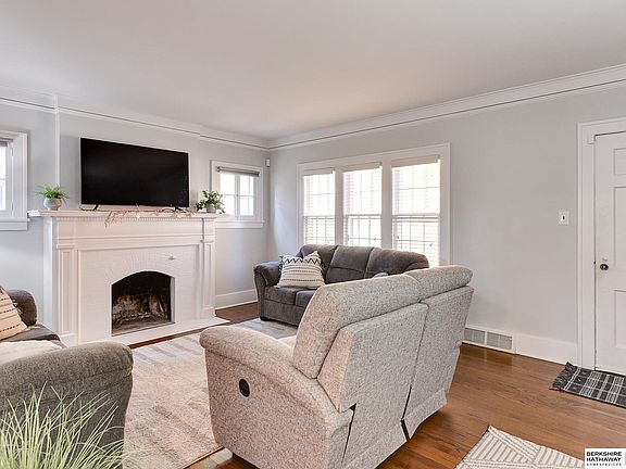 5th image of 5069 Jackson St