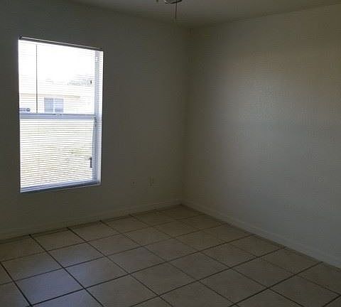 5th image of 213/215 Homer Ave S Unit 8