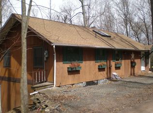107 N Briar Hill Rd, Lakeville, PA 18438