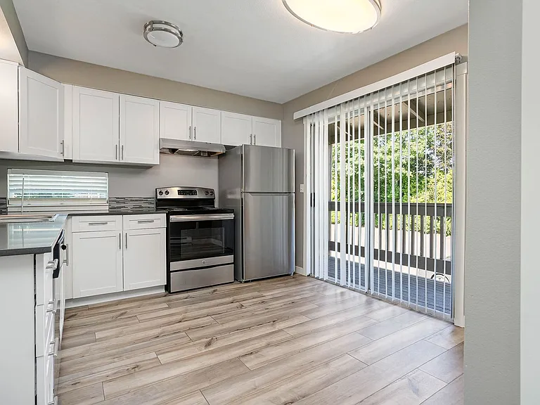 249-Nola Place Apartments — Photo 36