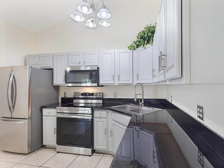 5933 Golden Eagle Cir — Photo 11