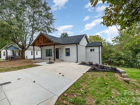 3rd image of 503 Circle Dr