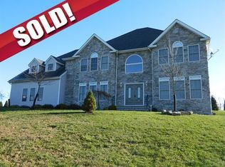 292 Fairmount Rd, Long Valley, NJ 07853