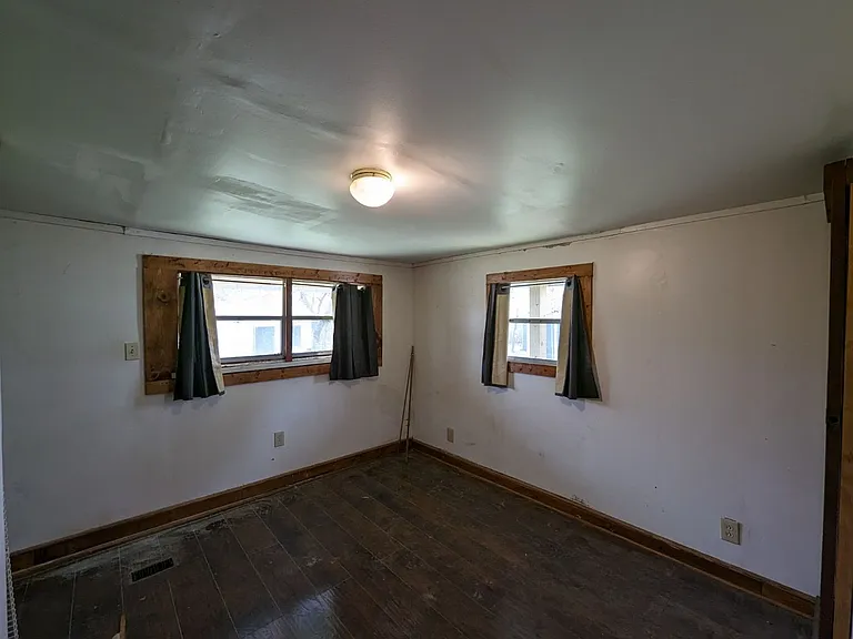 1295 Edith St — Photo 6
